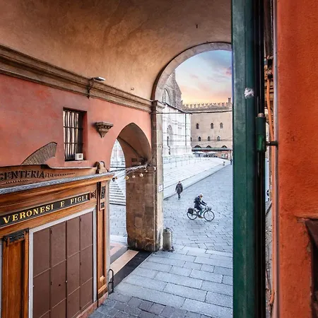 Apartment Urbanicooh Guidozagni - Piazza Maggiore View Bologna
