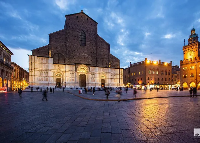 Urbanicooh Guidozagni - Piazza Maggiore View *
