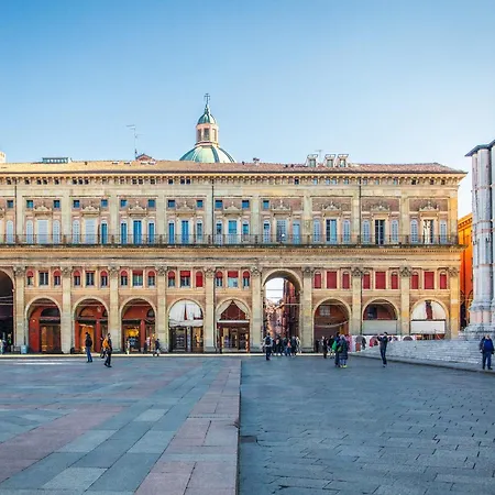 Appartement Urbanicooh Guidozagni - Piazza Maggiore View
