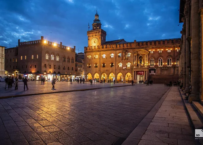 Urbanicooh Guidozagni - Piazza Maggiore View *